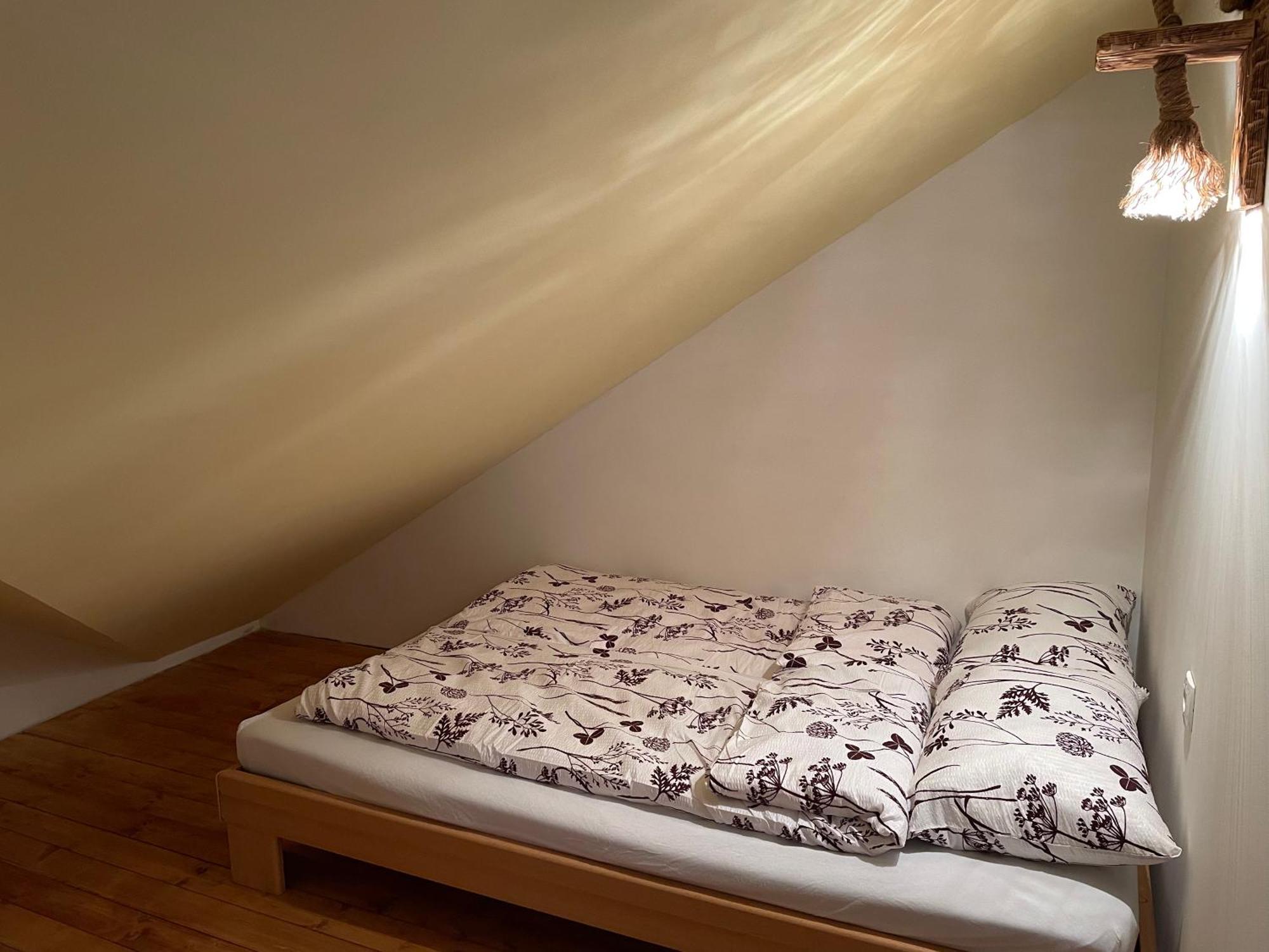 Vamis Hotel Gornji Petrovci Room photo